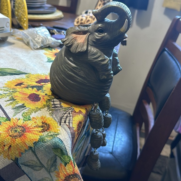 Elephant Shelf sculpture - Picture 9 of 9